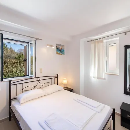 Apartment Boursinos Cozy *